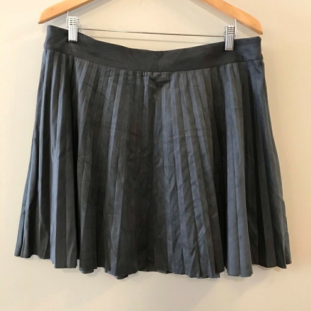 Vineyard Vines A Line Mini Skirt Gray Faux Suede 14